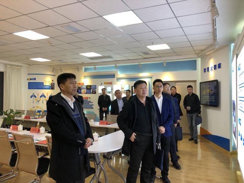 四平市鐵東區(qū)王學(xué)民區(qū)長一行蒞臨遼聯(lián)集團(tuán)考察財(cái)源大數(shù)據(jù)項(xiàng)目